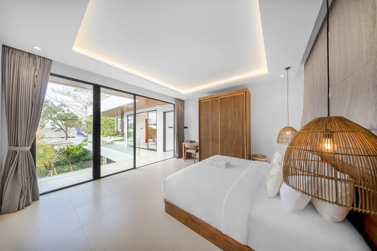 Chambre lumineuse à l'étage avec vue jardin en hauteur