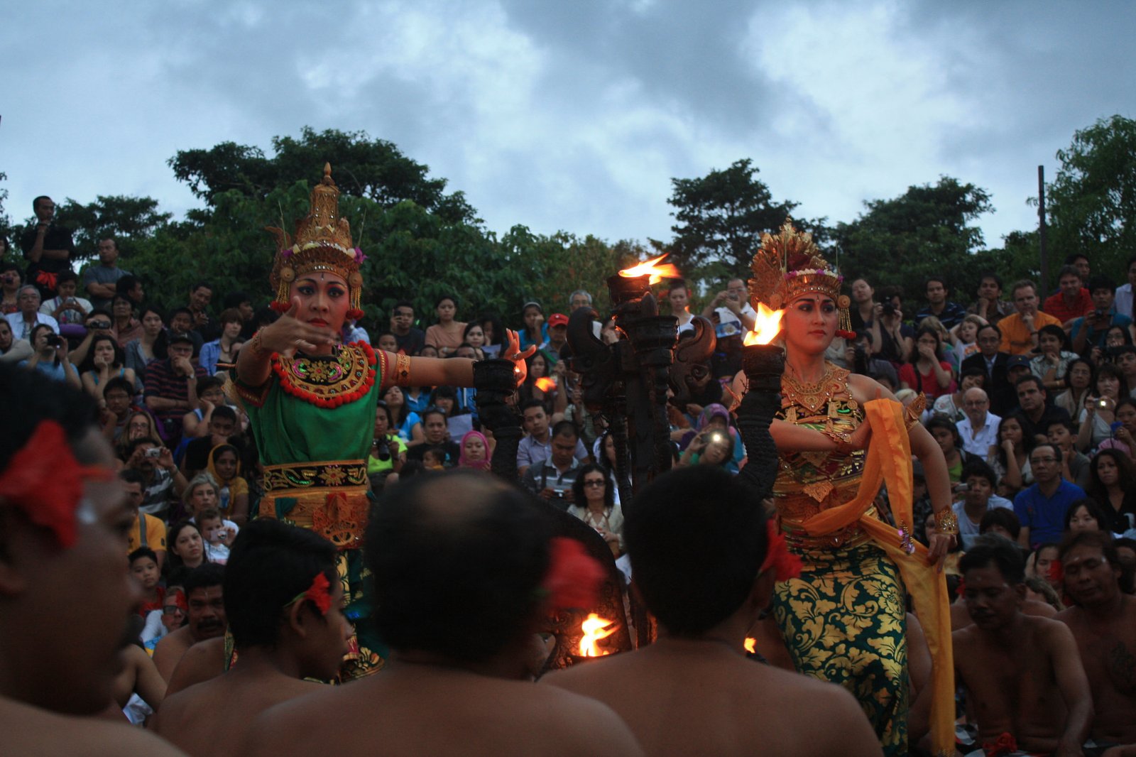 Danse du feu kecak au coucher du soleil, Uluwatu